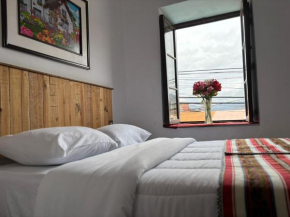 MORENAS BACKPACKERs